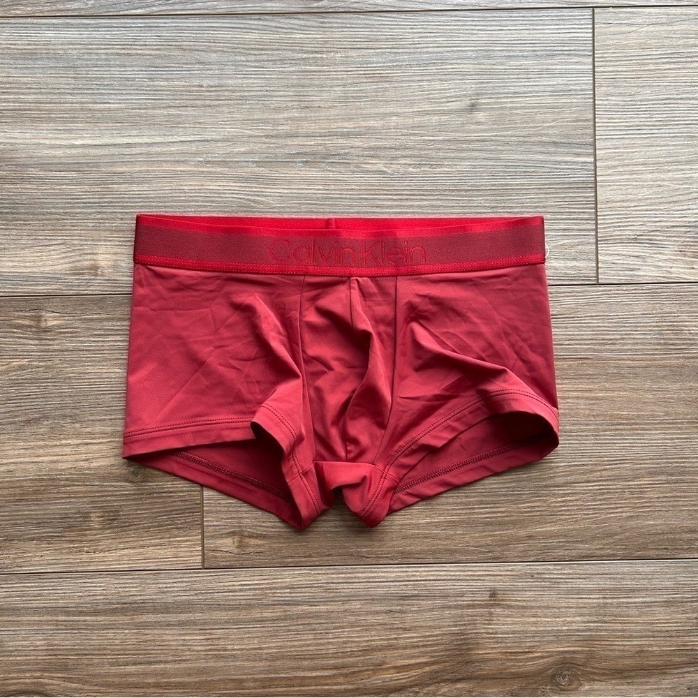 Calvin Klein | Tonal Logo Low Rise Trunks in Red Syrah (Small)